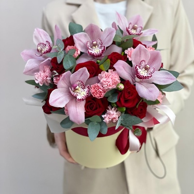 Flowers in box delivery Moscow