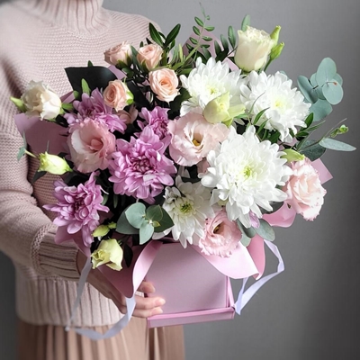 Flowers in a box delivery in Russia