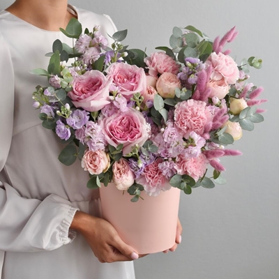 Flowers in a box delivery Moscow