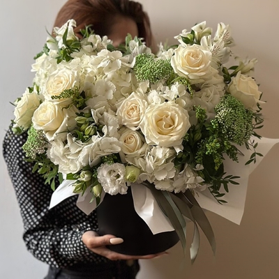 Flowers in a box to Russia