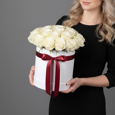 Roses in box delivery to Moscow