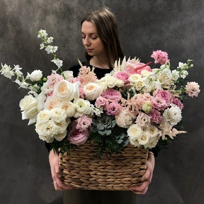 Send flower baskets to Petersburg