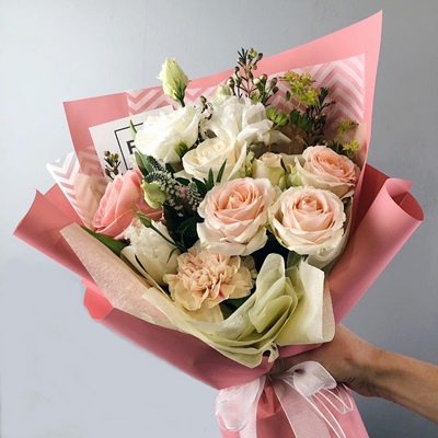 Single Flower   bouquet delivery in India   juneflowers