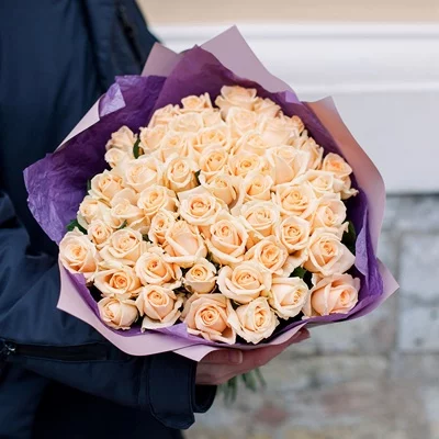 Send roses to Petersburg Russia