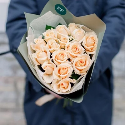 Roses delivery to Saint Petersburg