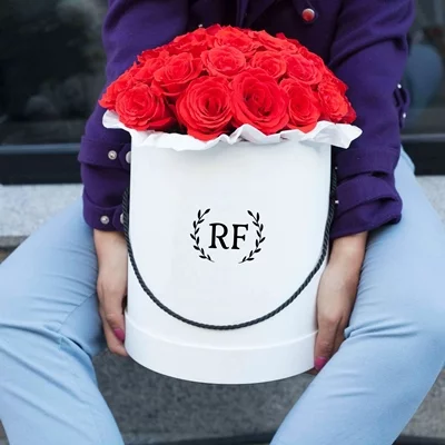 Roses in box to Petersburg