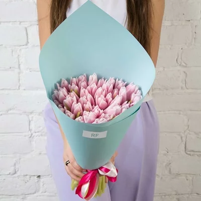 Tulip delivery in Russia Moscow