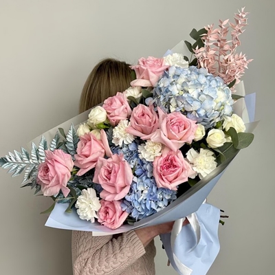 Send flowers to Saint Petersburg