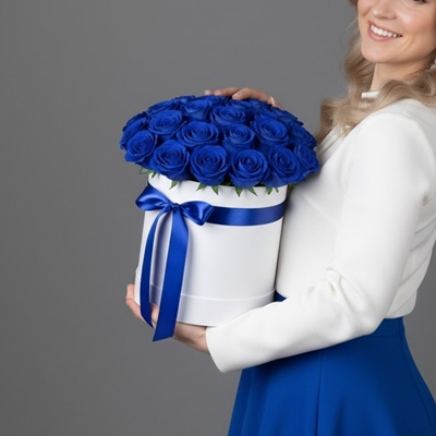 Roses in a box to Russia Moscow