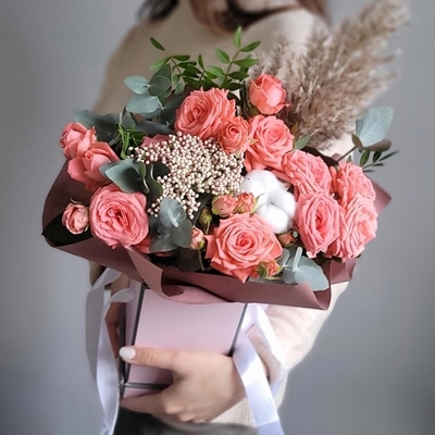 Flowers in a box to Moscow Russia