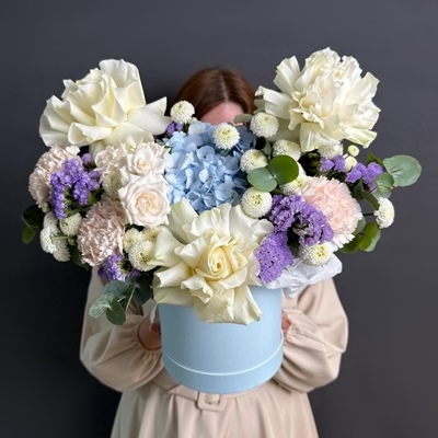 Flowers in a box to Moscow Russia