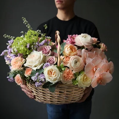 Flower baskets to Moscow