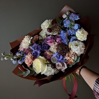 Luxury flowers for Russia
