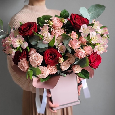 Flowers in boxes to Russia
