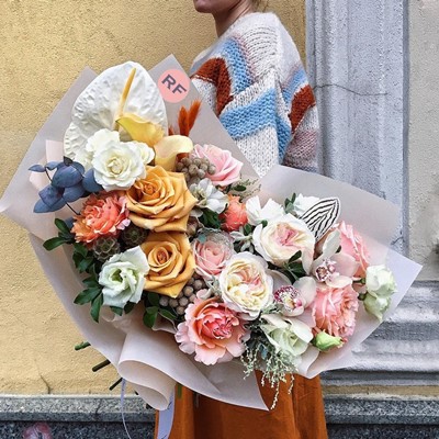 Luxury flower bouquets to Russia