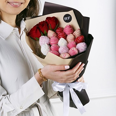 Strawberry bouquet to Russia