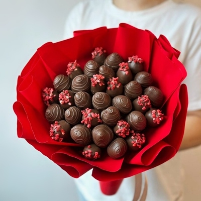 Fresh strawberry bouquets to Russia