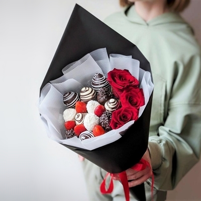 Send strawberry bouquets to Russia