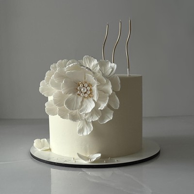 Birthday cake delivery in Moscow