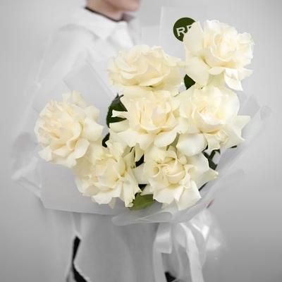 Order luxury flowers Russia