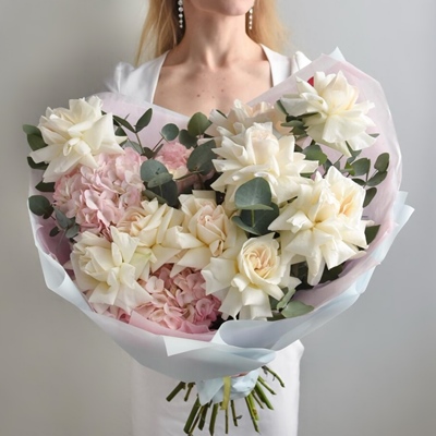 Order luxury flowers Russia