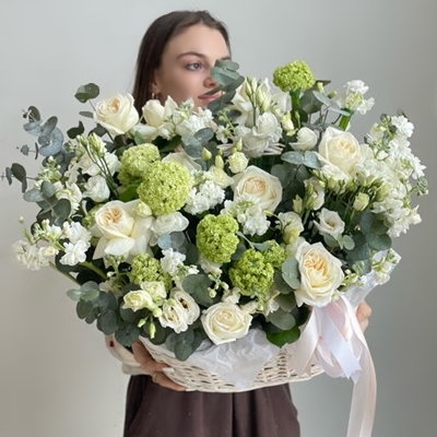 Luxury flower basket Moscow