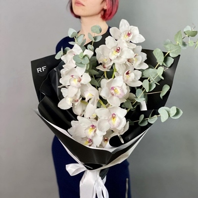 Send luxury flowers Moscow