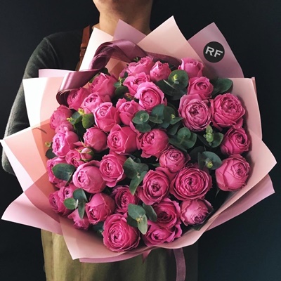 Send peony bouquets to Russia