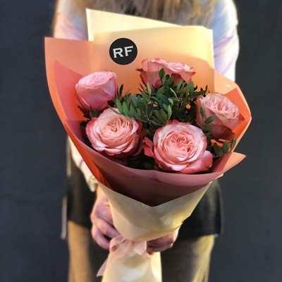 Peony rose delivery Russia