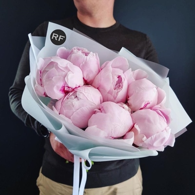 Send peony bouquets Moscow