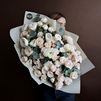 Luxury flower arrangements Moscow