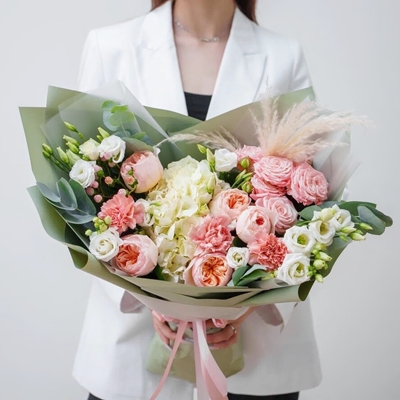 Luxury flower bouquet Russia