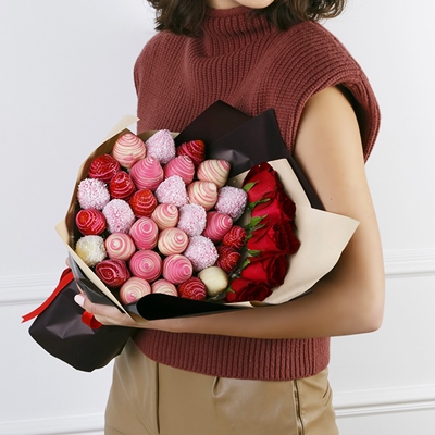 Strawberry bouquets delivery in Russia