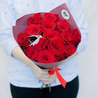 Send roses to Russia