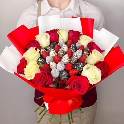 Strawberry bouquets delivery Yekaterinburg