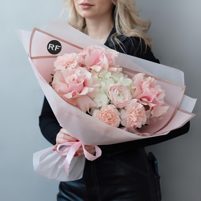 Luxury flowers delivery in Kazan