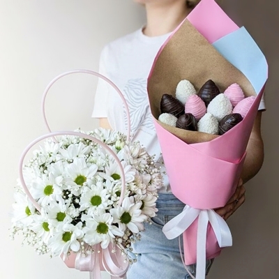 Strawberry bouquet delivery Kazan