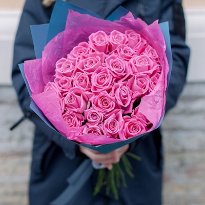 Luxury roses delivery Novosibirsk