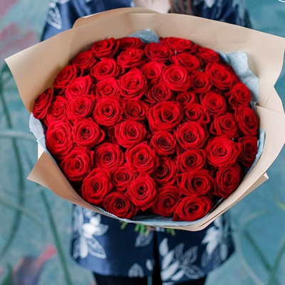 Birthday roses delivery Novosibirsk
