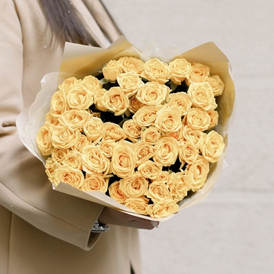 Fresh roses delivery in Novosibirsk