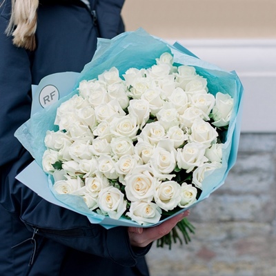 Fresh roses delivery Novosibirsk