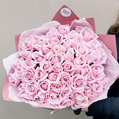 Fresh rose delivery in Novosibirsk